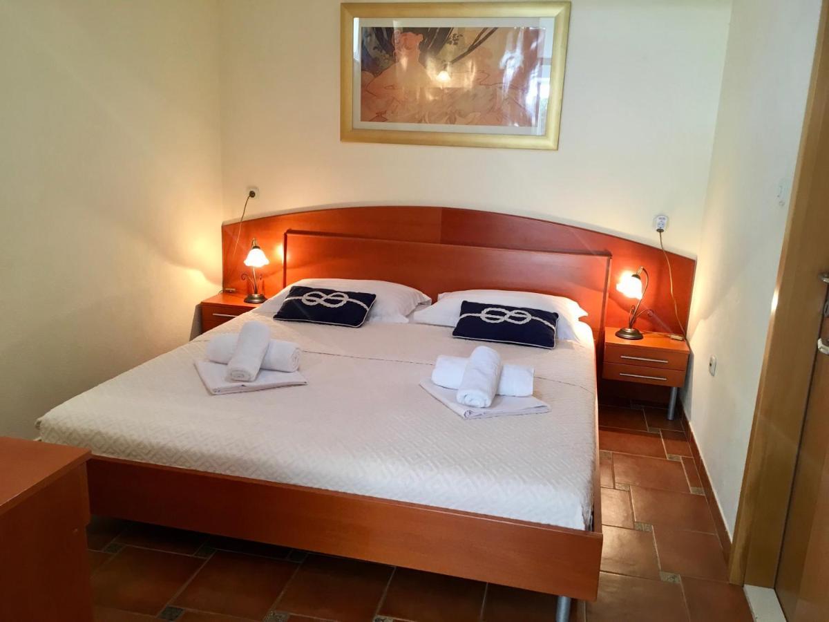 Apartments Villa Jadranka Adults Only Bol Exterior foto